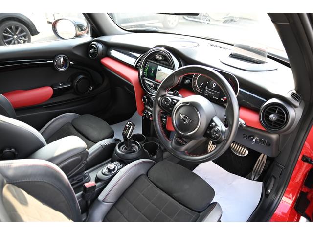 ＭＩＮＩ ジョンクーパーワークス　純正ナビ　純正１８インチＡＷ　Ｄメーター　Ｄアシスト　Ｂカメラ　ＰＤＣ　コンフォートアクセス　アームレスト　ＥＴＣ２．０　ＬＥＤヘッドライト　ドライビングモード　ＨＵＤ　ＡＣＣ　シートヒーター（46枚目）