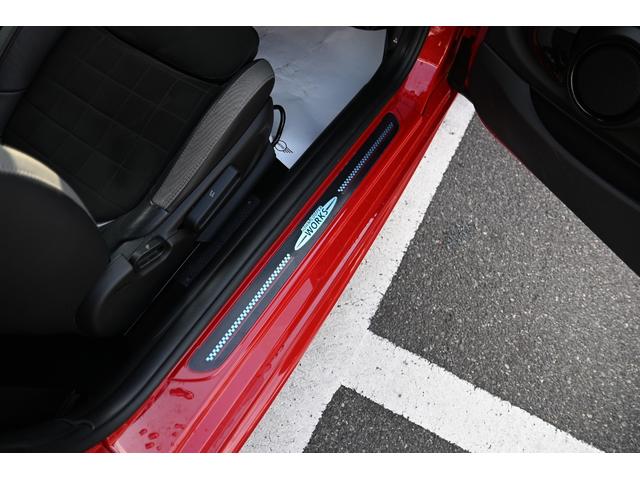 ＭＩＮＩ ジョンクーパーワークス　純正ナビ　純正１８インチＡＷ　Ｄメーター　Ｄアシスト　Ｂカメラ　ＰＤＣ　コンフォートアクセス　アームレスト　ＥＴＣ２．０　ＬＥＤヘッドライト　ドライビングモード　ＨＵＤ　ＡＣＣ　シートヒーター（47枚目）