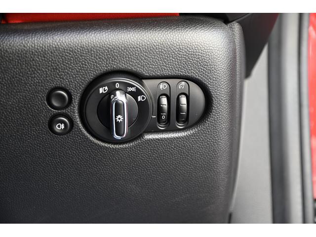 ＭＩＮＩ ジョンクーパーワークス　純正ナビ　純正１８インチＡＷ　Ｄメーター　Ｄアシスト　Ｂカメラ　ＰＤＣ　コンフォートアクセス　アームレスト　ＥＴＣ２．０　ＬＥＤヘッドライト　ドライビングモード　ＨＵＤ　ＡＣＣ　シートヒーター（60枚目）