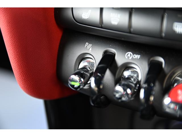 ＭＩＮＩ ジョンクーパーワークス　純正ナビ　純正１８インチＡＷ　Ｄメーター　Ｄアシスト　Ｂカメラ　ＰＤＣ　コンフォートアクセス　アームレスト　ＥＴＣ２．０　ＬＥＤヘッドライト　ドライビングモード　ＨＵＤ　ＡＣＣ　シートヒーター（67枚目）