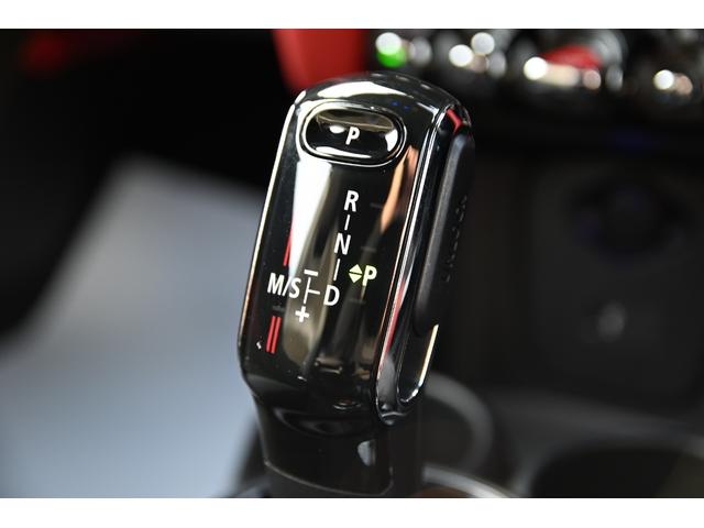 ＭＩＮＩ ジョンクーパーワークス　純正ナビ　純正１８インチＡＷ　Ｄメーター　Ｄアシスト　Ｂカメラ　ＰＤＣ　コンフォートアクセス　アームレスト　ＥＴＣ２．０　ＬＥＤヘッドライト　ドライビングモード　ＨＵＤ　ＡＣＣ　シートヒーター（70枚目）