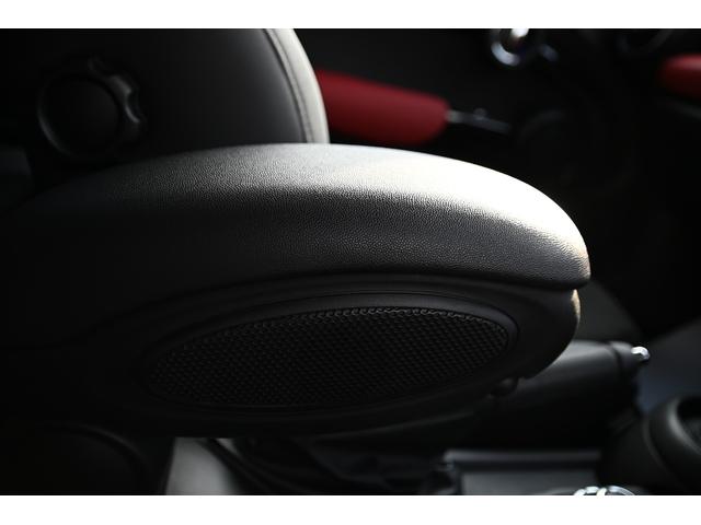 ＭＩＮＩ ジョンクーパーワークス　純正ナビ　純正１８インチＡＷ　Ｄメーター　Ｄアシスト　Ｂカメラ　ＰＤＣ　コンフォートアクセス　アームレスト　ＥＴＣ２．０　ＬＥＤヘッドライト　ドライビングモード　ＨＵＤ　ＡＣＣ　シートヒーター（72枚目）