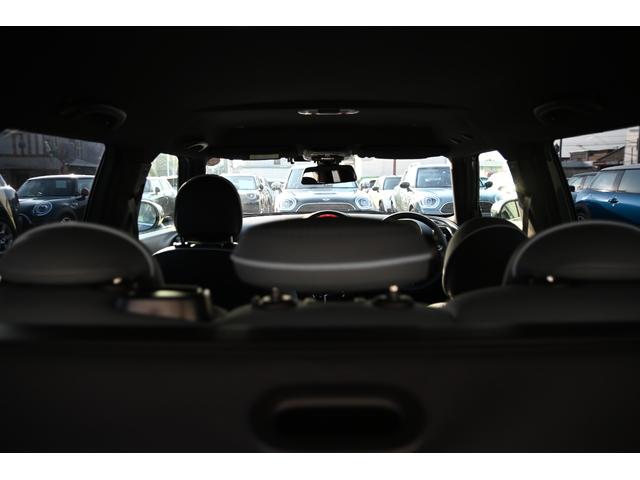 ＭＩＮＩ 　限定車　純正１８ＡＷ　Ｄアシスト　Ｂカメラ　ＰＤＣ　コンフォートアクセス　ＥＴＣ２．０　ＬＥＤヘッドライト　ドライビングモード　　シートヒーター　ＡＣＣ　ＡｐｐｌｅＣａｒＰｌａｙ（42枚目）