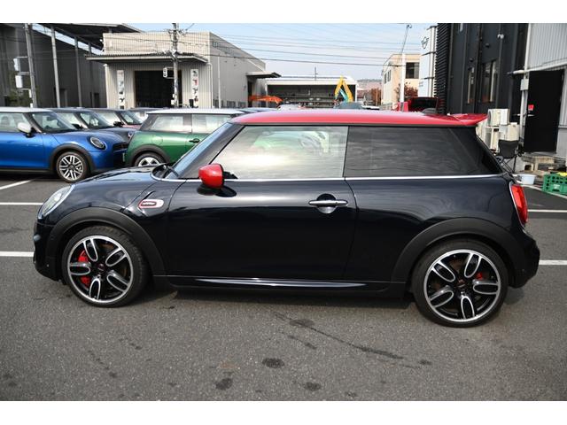 ＭＩＮＩ ジョンクーパーワークス　純正ＨＤＤナビ　純正１８インチＡＷ　Ｄアシスト　Ｂカメラ　ＰＤＣ　コンフォートアクセス　アームレスト　ＥＴＣ２．０　ＬＥＤヘッドライト　ドライビングモード　レインセンサー　ＨＵＤ　ＡＣＣ　ワンオーナー（9枚目）