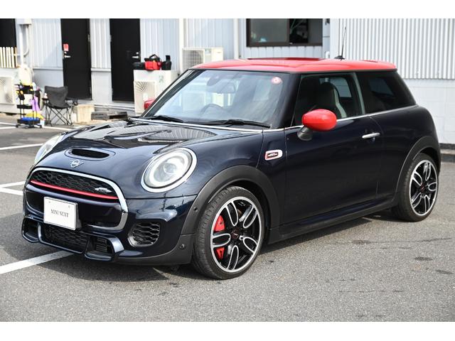 ＭＩＮＩ ジョンクーパーワークス　純正ＨＤＤナビ　純正１８インチＡＷ　Ｄアシスト　Ｂカメラ　ＰＤＣ　コンフォートアクセス　アームレスト　ＥＴＣ２．０　ＬＥＤヘッドライト　ドライビングモード　レインセンサー　ＨＵＤ　ＡＣＣ　ワンオーナー（10枚目）