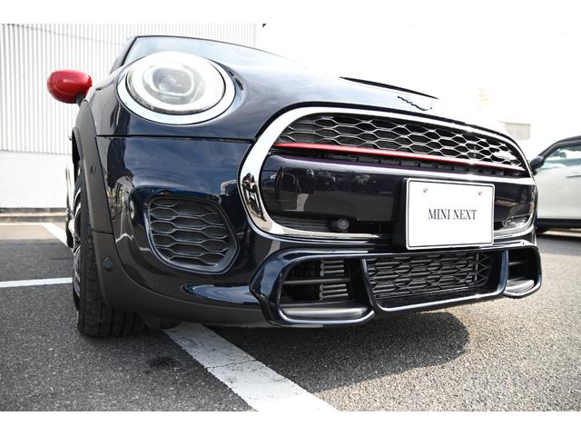 ＭＩＮＩ ジョンクーパーワークス　純正ＨＤＤナビ　純正１８インチＡＷ　Ｄアシスト　Ｂカメラ　ＰＤＣ　コンフォートアクセス　アームレスト　ＥＴＣ２．０　ＬＥＤヘッドライト　ドライビングモード　レインセンサー　ＨＵＤ　ＡＣＣ　ワンオーナー（12枚目）