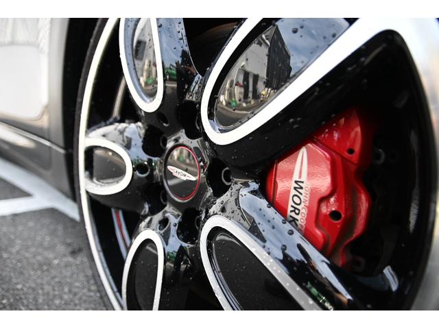 ＭＩＮＩ ジョンクーパーワークス　純正ＨＤＤナビ　純正１８インチＡＷ　Ｄアシスト　Ｂカメラ　ＰＤＣ　コンフォートアクセス　アームレスト　ＥＴＣ２．０　ＬＥＤヘッドライト　ドライビングモード　レインセンサー　ＨＵＤ　ＡＣＣ　ワンオーナー（16枚目）