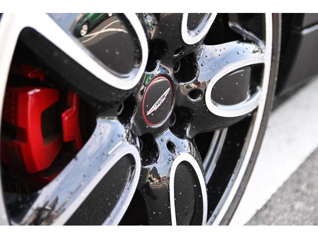 ＭＩＮＩ ジョンクーパーワークス　純正ＨＤＤナビ　純正１８インチＡＷ　Ｄアシスト　Ｂカメラ　ＰＤＣ　コンフォートアクセス　アームレスト　ＥＴＣ２．０　ＬＥＤヘッドライト　ドライビングモード　レインセンサー　ＨＵＤ　ＡＣＣ　ワンオーナー（22枚目）