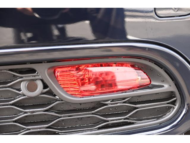 ＭＩＮＩ ジョンクーパーワークス　純正ＨＤＤナビ　純正１８インチＡＷ　Ｄアシスト　Ｂカメラ　ＰＤＣ　コンフォートアクセス　アームレスト　ＥＴＣ２．０　ＬＥＤヘッドライト　ドライビングモード　レインセンサー　ＨＵＤ　ＡＣＣ　ワンオーナー（27枚目）