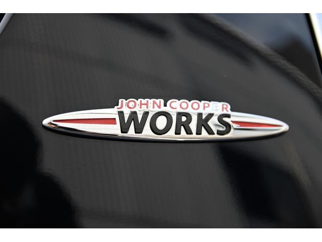 ＭＩＮＩ ジョンクーパーワークス　純正ＨＤＤナビ　純正１８インチＡＷ　Ｄアシスト　Ｂカメラ　ＰＤＣ　コンフォートアクセス　アームレスト　ＥＴＣ２．０　ＬＥＤヘッドライト　ドライビングモード　レインセンサー　ＨＵＤ　ＡＣＣ　ワンオーナー（29枚目）