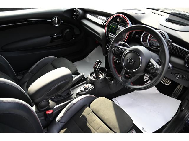 ＭＩＮＩ ジョンクーパーワークス　純正ＨＤＤナビ　純正１８インチＡＷ　Ｄアシスト　Ｂカメラ　ＰＤＣ　コンフォートアクセス　アームレスト　ＥＴＣ２．０　ＬＥＤヘッドライト　ドライビングモード　レインセンサー　ＨＵＤ　ＡＣＣ　ワンオーナー（42枚目）