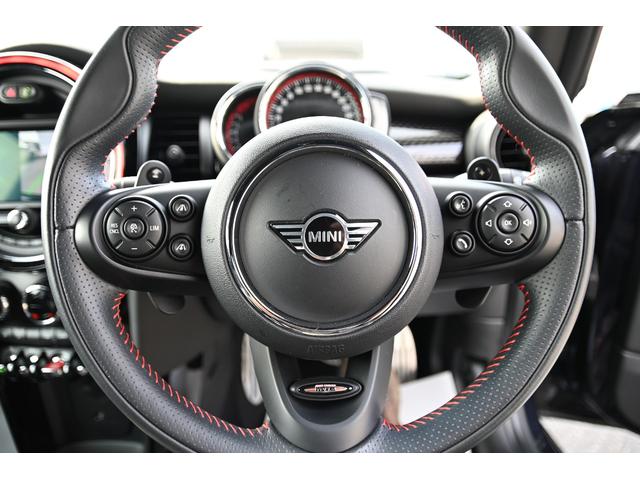 ＭＩＮＩ ジョンクーパーワークス　純正ＨＤＤナビ　純正１８インチＡＷ　Ｄアシスト　Ｂカメラ　ＰＤＣ　コンフォートアクセス　アームレスト　ＥＴＣ２．０　ＬＥＤヘッドライト　ドライビングモード　レインセンサー　ＨＵＤ　ＡＣＣ　ワンオーナー（48枚目）