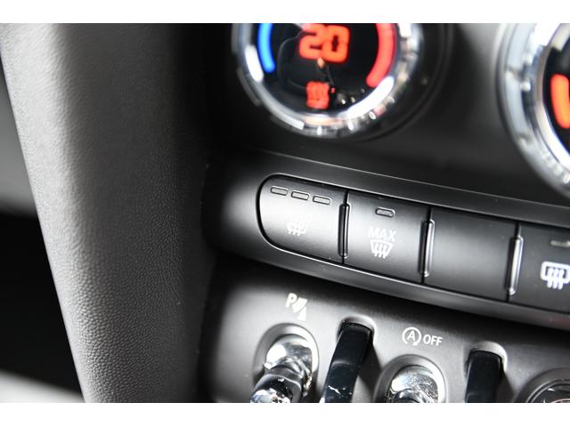 ＭＩＮＩ ジョンクーパーワークス　純正ＨＤＤナビ　純正１８インチＡＷ　Ｄアシスト　Ｂカメラ　ＰＤＣ　コンフォートアクセス　アームレスト　ＥＴＣ２．０　ＬＥＤヘッドライト　ドライビングモード　レインセンサー　ＨＵＤ　ＡＣＣ　ワンオーナー（65枚目）