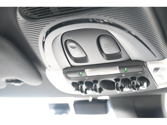 ＭＩＮＩ ジョンクーパーワークス　純正ＨＤＤナビ　純正１８インチＡＷ　Ｄアシスト　Ｂカメラ　ＰＤＣ　コンフォートアクセス　アームレスト　ＥＴＣ２．０　ＬＥＤヘッドライト　ドライビングモード　レインセンサー　ＨＵＤ　ＡＣＣ　ワンオーナー（72枚目）