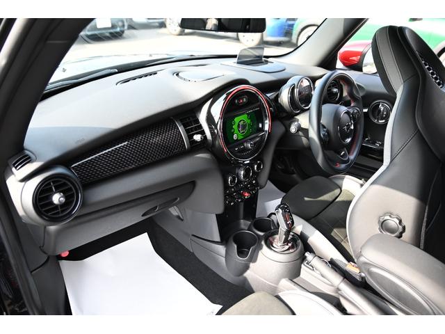 ＭＩＮＩ ジョンクーパーワークス　純正ＨＤＤナビ　純正１８インチＡＷ　Ｄアシスト　Ｂカメラ　ＰＤＣ　コンフォートアクセス　アームレスト　ＥＴＣ２．０　ＬＥＤヘッドライト　ドライビングモード　レインセンサー　ＨＵＤ　ＡＣＣ　ワンオーナー（76枚目）