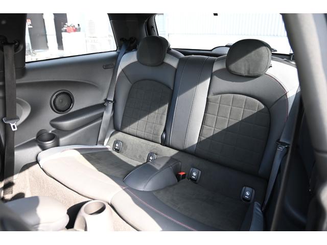 ＭＩＮＩ ジョンクーパーワークス　純正ＨＤＤナビ　純正１８インチＡＷ　Ｄアシスト　Ｂカメラ　ＰＤＣ　コンフォートアクセス　アームレスト　ＥＴＣ２．０　ＬＥＤヘッドライト　ドライビングモード　レインセンサー　ＨＵＤ　ＡＣＣ　ワンオーナー（79枚目）