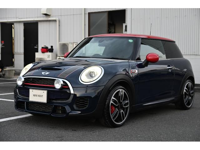 ＭＩＮＩ ジョンクーパーワークス　純正ＨＤＤナビ　純正１８インチＡＷ　Ｂカメラ　ＰＤＣ　コンフォートアクセス　ＥＴＣ２．０　ＬＥＤヘッドライト　オートライト　レインセンサー　Ｄモード　クルコン　ＨＵＤ（10枚目）