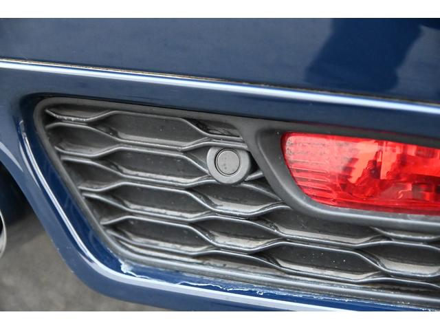 ＭＩＮＩ ジョンクーパーワークス　純正ＨＤＤナビ　純正１８インチＡＷ　Ｂカメラ　ＰＤＣ　コンフォートアクセス　ＥＴＣ２．０　ＬＥＤヘッドライト　オートライト　レインセンサー　Ｄモード　クルコン　ＨＵＤ（21枚目）