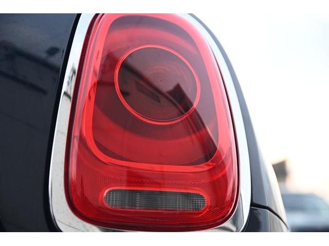 ＭＩＮＩ ジョンクーパーワークス　純正ＨＤＤナビ　純正１８インチＡＷ　Ｂカメラ　ＰＤＣ　コンフォートアクセス　ＥＴＣ２．０　ＬＥＤヘッドライト　オートライト　レインセンサー　Ｄモード　クルコン　ＨＵＤ（23枚目）