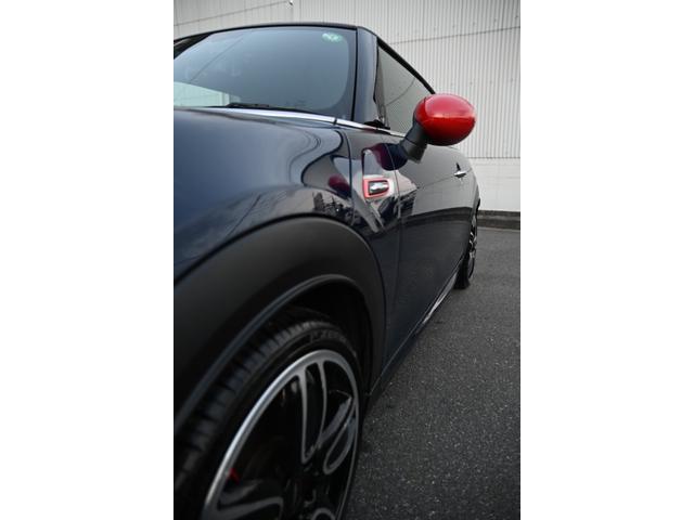 ＭＩＮＩ ジョンクーパーワークス　純正ＨＤＤナビ　純正１８インチＡＷ　Ｂカメラ　ＰＤＣ　コンフォートアクセス　ＥＴＣ２．０　ＬＥＤヘッドライト　オートライト　レインセンサー　Ｄモード　クルコン　ＨＵＤ（29枚目）