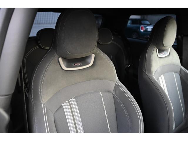 ＭＩＮＩ ジョンクーパーワークス　純正ＨＤＤナビ　純正１８インチＡＷ　Ｂカメラ　ＰＤＣ　コンフォートアクセス　ＥＴＣ２．０　ＬＥＤヘッドライト　オートライト　レインセンサー　Ｄモード　クルコン　ＨＵＤ（40枚目）