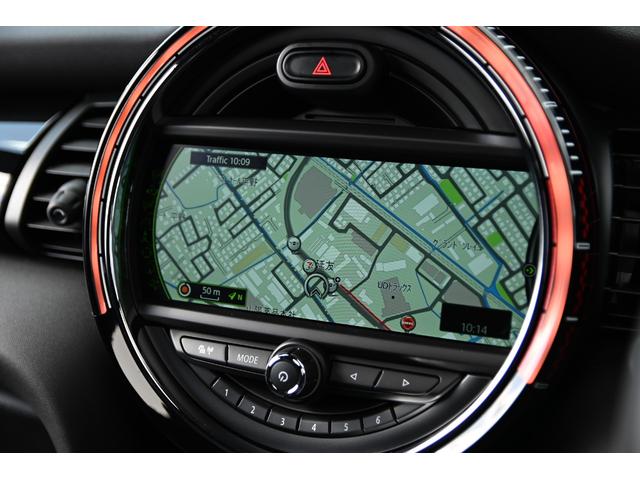 ＭＩＮＩ ジョンクーパーワークス　純正ＨＤＤナビ　純正１８インチＡＷ　Ｂカメラ　ＰＤＣ　コンフォートアクセス　ＥＴＣ２．０　ＬＥＤヘッドライト　オートライト　レインセンサー　Ｄモード　クルコン　ＨＵＤ（51枚目）