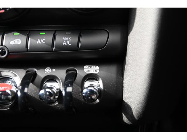 ＭＩＮＩ ジョンクーパーワークス　純正ＨＤＤナビ　純正１８インチＡＷ　Ｂカメラ　ＰＤＣ　コンフォートアクセス　ＥＴＣ２．０　ＬＥＤヘッドライト　オートライト　レインセンサー　Ｄモード　クルコン　ＨＵＤ（55枚目）