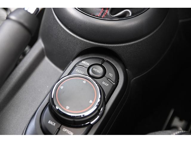 ＭＩＮＩ ジョンクーパーワークス　純正ＨＤＤナビ　純正１８インチＡＷ　Ｂカメラ　ＰＤＣ　コンフォートアクセス　ＥＴＣ２．０　ＬＥＤヘッドライト　オートライト　レインセンサー　Ｄモード　クルコン　ＨＵＤ（59枚目）