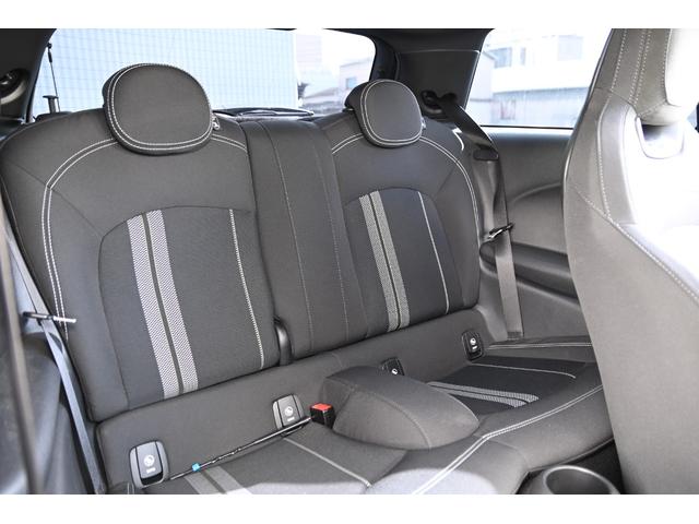 ＭＩＮＩ ジョンクーパーワークス　純正ＨＤＤナビ　純正１８インチＡＷ　Ｂカメラ　ＰＤＣ　コンフォートアクセス　ＥＴＣ２．０　ＬＥＤヘッドライト　オートライト　レインセンサー　Ｄモード　クルコン　ＨＵＤ（63枚目）