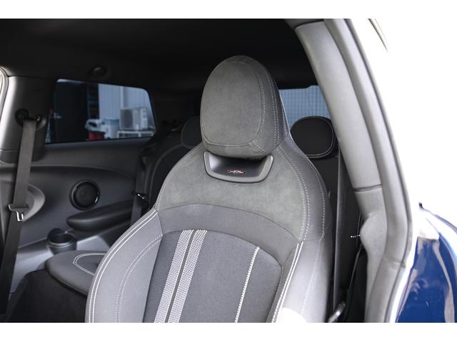 ＭＩＮＩ ジョンクーパーワークス　純正ＨＤＤナビ　純正１８インチＡＷ　Ｂカメラ　ＰＤＣ　コンフォートアクセス　ＥＴＣ２．０　ＬＥＤヘッドライト　オートライト　レインセンサー　Ｄモード　クルコン　ＨＵＤ（66枚目）