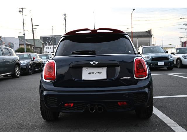 ＭＩＮＩ ジョンクーパーワークス　純正ＨＤＤナビ　純正１８インチＡＷ　Ｂカメラ　ＰＤＣ　コンフォートアクセス　ＥＴＣ２．０　ＬＥＤヘッドライト　オートライト　レインセンサー　Ｄモード　クルコン　ＨＵＤ（77枚目）