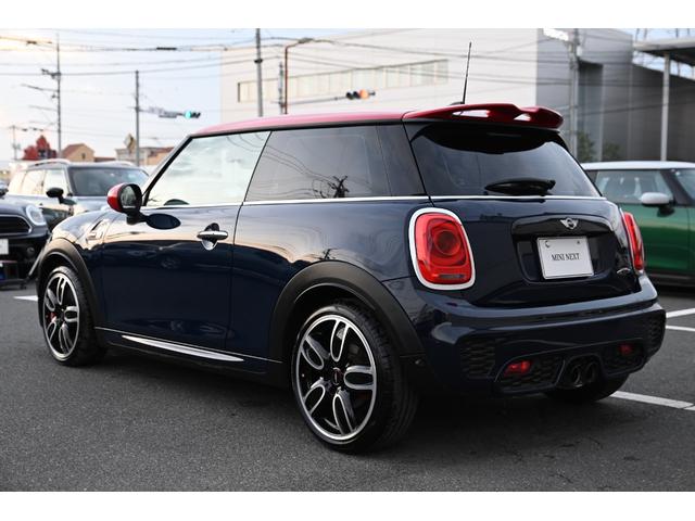 ＭＩＮＩ ジョンクーパーワークス　純正ＨＤＤナビ　純正１８インチＡＷ　Ｂカメラ　ＰＤＣ　コンフォートアクセス　ＥＴＣ２．０　ＬＥＤヘッドライト　オートライト　レインセンサー　Ｄモード　クルコン　ＨＵＤ（78枚目）