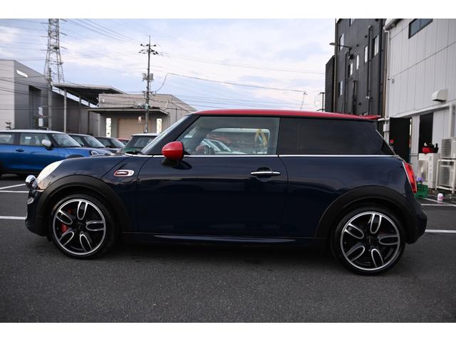 ＭＩＮＩ ジョンクーパーワークス　純正ＨＤＤナビ　純正１８インチＡＷ　Ｂカメラ　ＰＤＣ　コンフォートアクセス　ＥＴＣ２．０　ＬＥＤヘッドライト　オートライト　レインセンサー　Ｄモード　クルコン　ＨＵＤ（80枚目）