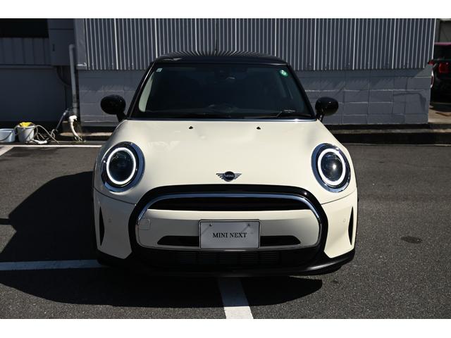 ＭＩＮＩ クーパー　純正ＨＤＤナビ　純正１６インチＡＷ　Ｄアシスト　バックカメラ　ＰＤＣ　コンフォートアクセス　アームレスト　ＬＥＤヘッドライト（4枚目）