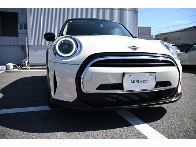 ＭＩＮＩ クーパー　純正ＨＤＤナビ　純正１６インチＡＷ　Ｄアシスト　バックカメラ　ＰＤＣ　コンフォートアクセス　アームレスト　ＬＥＤヘッドライト（13枚目）