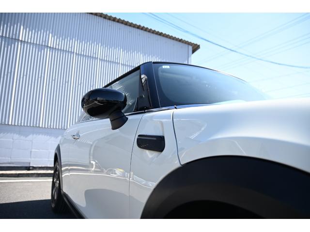 ＭＩＮＩ クーパー　純正ＨＤＤナビ　純正１６インチＡＷ　Ｄアシスト　バックカメラ　ＰＤＣ　コンフォートアクセス　アームレスト　ＬＥＤヘッドライト（18枚目）