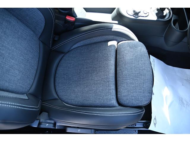 ＭＩＮＩ クーパー　純正ＨＤＤナビ　純正１６インチＡＷ　Ｄアシスト　バックカメラ　ＰＤＣ　コンフォートアクセス　アームレスト　ＬＥＤヘッドライト（40枚目）