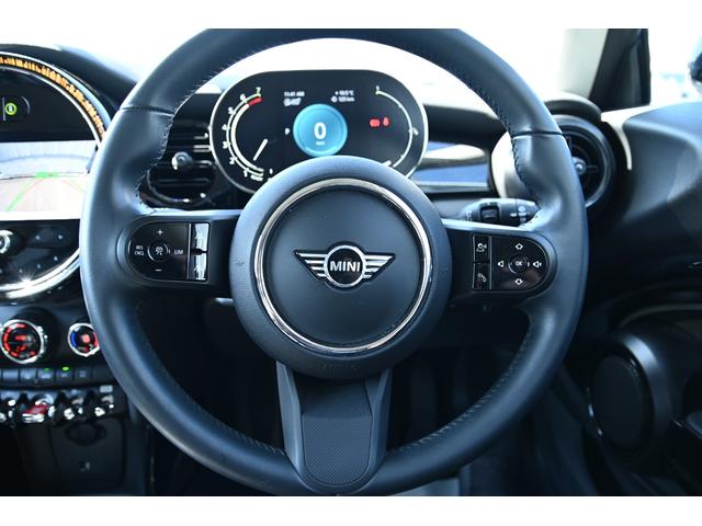 ＭＩＮＩ クーパー　純正ＨＤＤナビ　純正１６インチＡＷ　Ｄアシスト　バックカメラ　ＰＤＣ　コンフォートアクセス　アームレスト　ＬＥＤヘッドライト（43枚目）