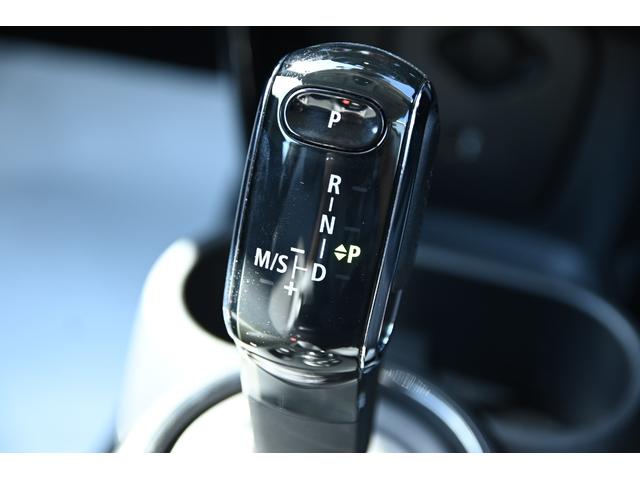 ＭＩＮＩ クーパー　純正ＨＤＤナビ　純正１６インチＡＷ　Ｄアシスト　バックカメラ　ＰＤＣ　コンフォートアクセス　アームレスト　ＬＥＤヘッドライト（55枚目）