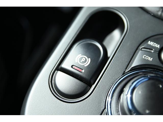 ＭＩＮＩ クーパー　純正ＨＤＤナビ　純正１６インチＡＷ　Ｄアシスト　バックカメラ　ＰＤＣ　コンフォートアクセス　アームレスト　ＬＥＤヘッドライト（56枚目）