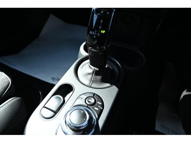 ＭＩＮＩ クーパー　純正ＨＤＤナビ　純正１６インチＡＷ　Ｄアシスト　バックカメラ　ＰＤＣ　コンフォートアクセス　アームレスト　ＬＥＤヘッドライト（58枚目）