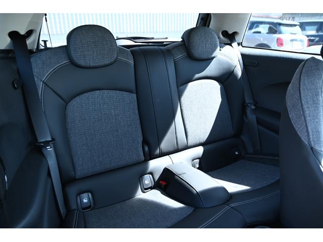 ＭＩＮＩ クーパー　純正ＨＤＤナビ　純正１６インチＡＷ　Ｄアシスト　バックカメラ　ＰＤＣ　コンフォートアクセス　アームレスト　ＬＥＤヘッドライト（63枚目）