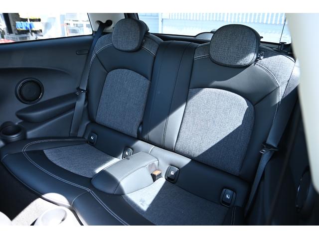 ＭＩＮＩ クーパー　純正ＨＤＤナビ　純正１６インチＡＷ　Ｄアシスト　バックカメラ　ＰＤＣ　コンフォートアクセス　アームレスト　ＬＥＤヘッドライト（67枚目）