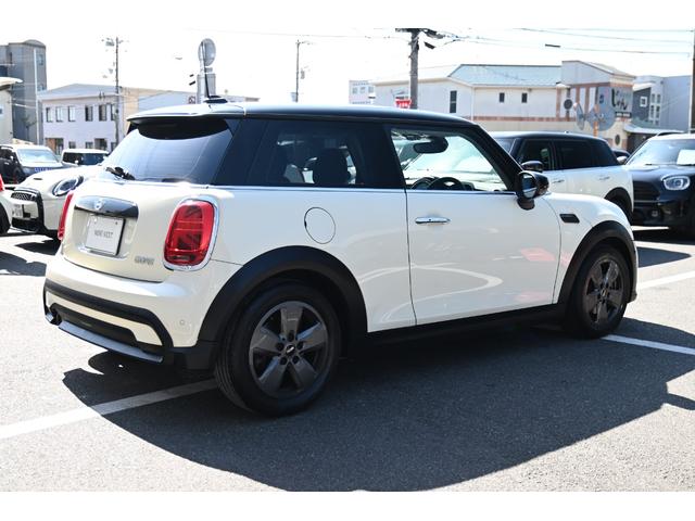 ＭＩＮＩ クーパー　純正ＨＤＤナビ　純正１６インチＡＷ　Ｄアシスト　バックカメラ　ＰＤＣ　コンフォートアクセス　アームレスト　ＬＥＤヘッドライト（72枚目）