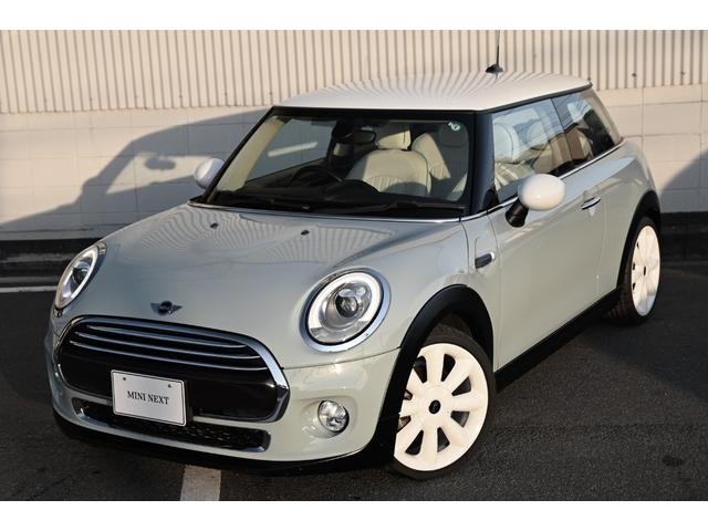 ＭＩＮＩ クーパー　アイスブルー　限定車アイスブルー　純正ＨＤＤナビ　純正１８インチホワイトＡＷ　社外Ｂカメラ　コンフォートアクセス　ＬＥＤヘッドライト　カバナシートカバー（3枚目）