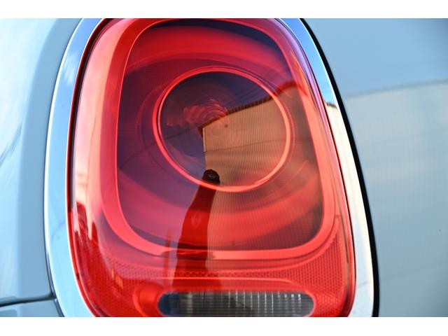 ＭＩＮＩ クーパー　アイスブルー　限定車アイスブルー　純正ＨＤＤナビ　純正１８インチホワイトＡＷ　社外Ｂカメラ　コンフォートアクセス　ＬＥＤヘッドライト　カバナシートカバー（25枚目）