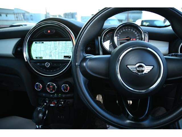 ＭＩＮＩ クーパー　アイスブルー　限定車アイスブルー　純正ＨＤＤナビ　純正１８インチホワイトＡＷ　社外Ｂカメラ　コンフォートアクセス　ＬＥＤヘッドライト　カバナシートカバー（40枚目）