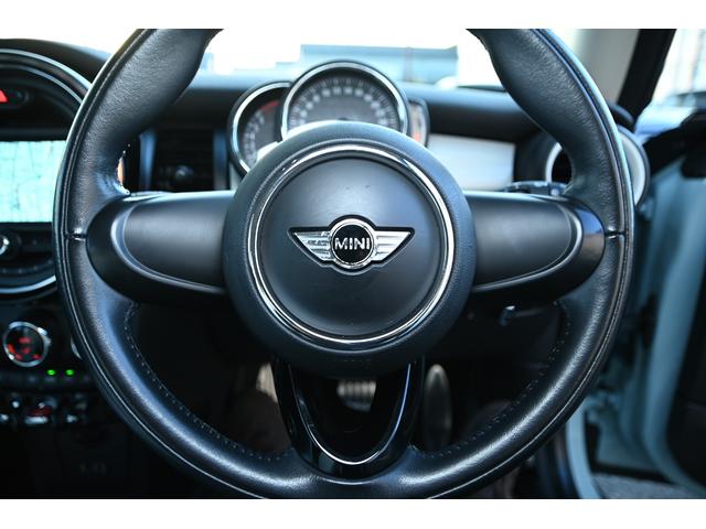 ＭＩＮＩ クーパー　アイスブルー　限定車アイスブルー　純正ＨＤＤナビ　純正１８インチホワイトＡＷ　社外Ｂカメラ　コンフォートアクセス　ＬＥＤヘッドライト　カバナシートカバー（41枚目）
