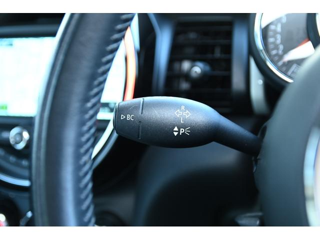 ＭＩＮＩ クーパー　アイスブルー　限定車アイスブルー　純正ＨＤＤナビ　純正１８インチホワイトＡＷ　社外Ｂカメラ　コンフォートアクセス　ＬＥＤヘッドライト　カバナシートカバー（43枚目）