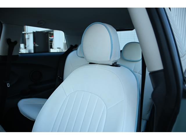 ＭＩＮＩ クーパー　アイスブルー　限定車アイスブルー　純正ＨＤＤナビ　純正１８インチホワイトＡＷ　社外Ｂカメラ　コンフォートアクセス　ＬＥＤヘッドライト　カバナシートカバー（58枚目）